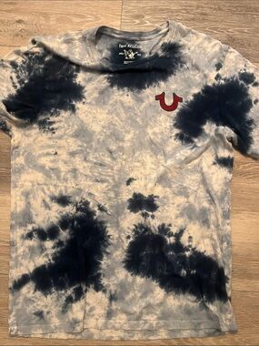 True Religion Navy and White Tie-Dye Tee with Red Logo, size Large